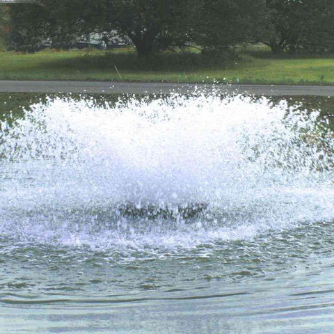 Kasco 3-Phase 3HP Surface Aerator 3.3AF 230V Operating in a Pond