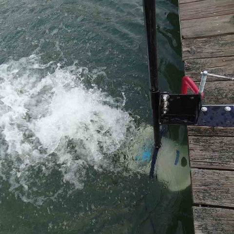 The Power House Inc Ice Eater Dock Mount Attached to a Dock with Circulator running