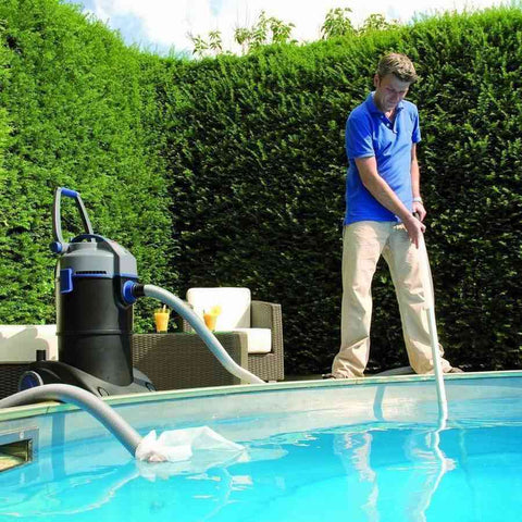 Oase PondoVac 4 Pond and Pool Vacuum Cleaner 50409 Used in a Pool